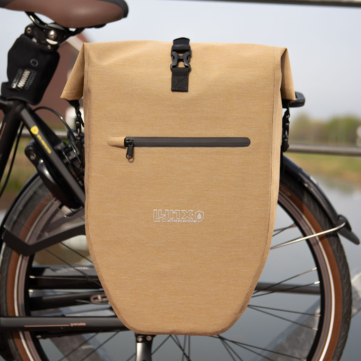 610311.BRO LYNX Sacoche simple Hayes 31 x 15 x 62 cm