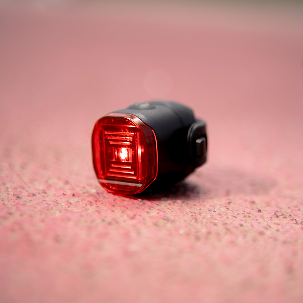 429031.R LYNX Feu arrière Hero USB